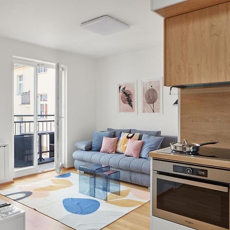 Bright Apartment In New Town By Prague Days Bagian luar foto
