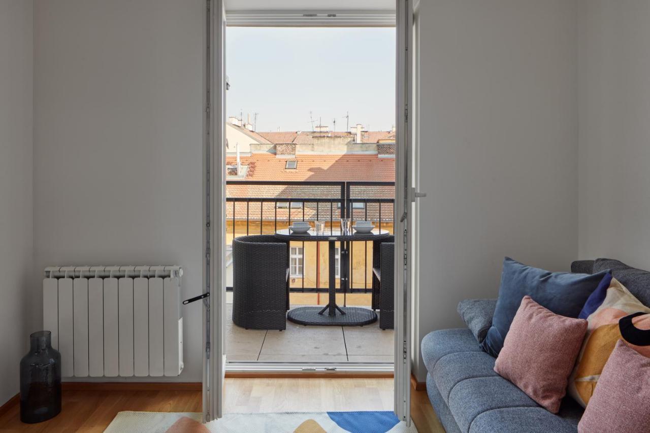Bright Apartment In New Town By Prague Days Bagian luar foto